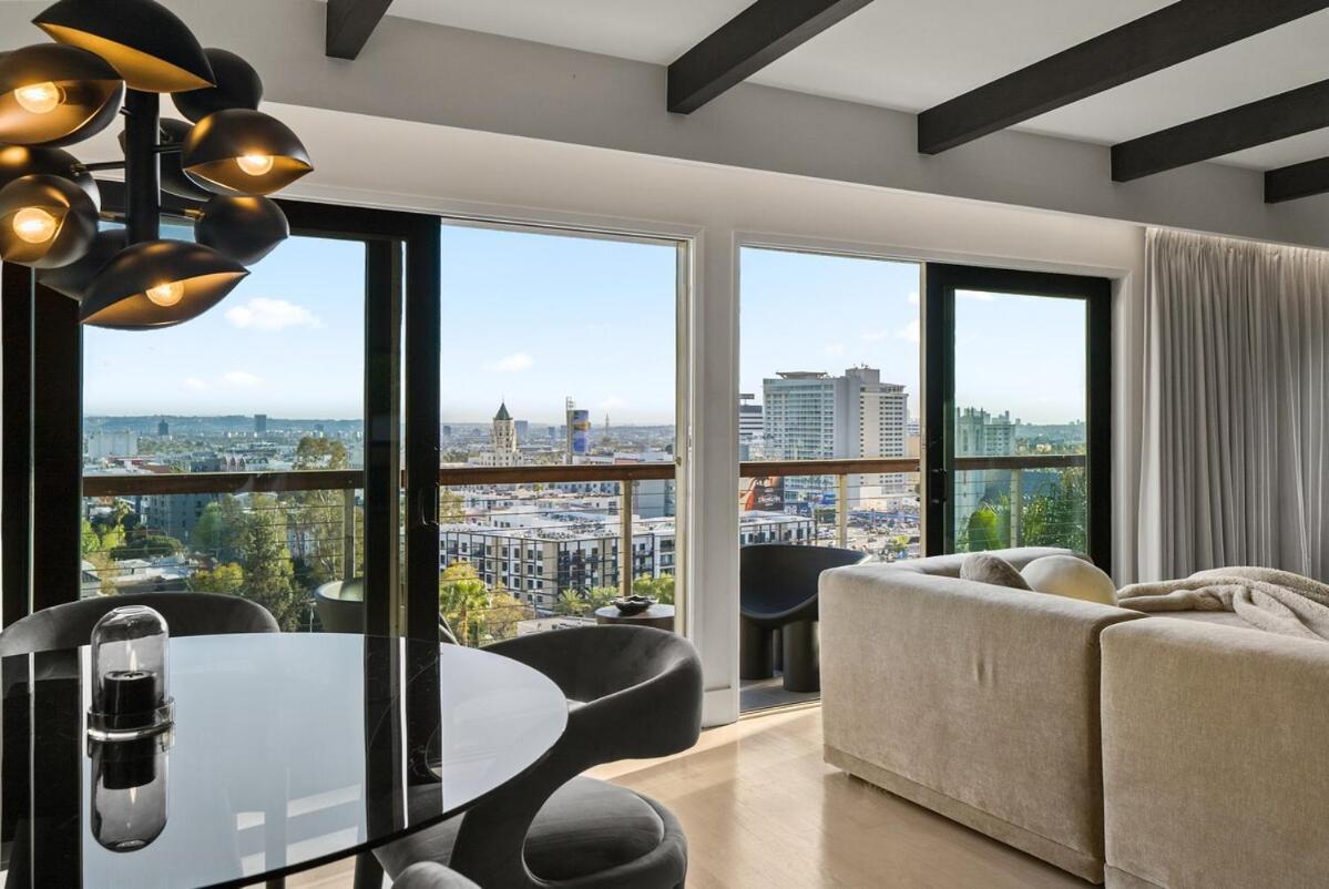 Hollywood Hills 3 Bedroom Views And Jacuzzi Сasa de vacaciones